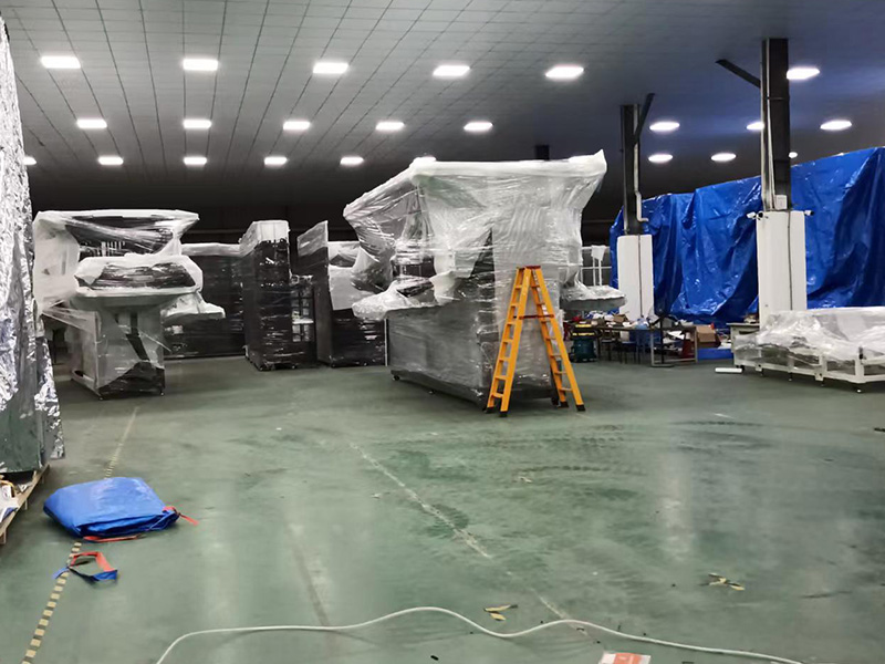 東莞(wan)某公司重(zhong)型真空防(fang)雨木箱