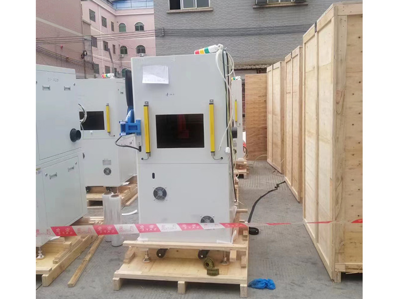 東(dong)莞某公(gong)司出口(kou)越南木(mu)箱