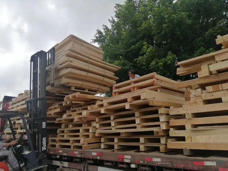 國(guo)内普通(tong)木箱裝(zhuang)車現場(chang)