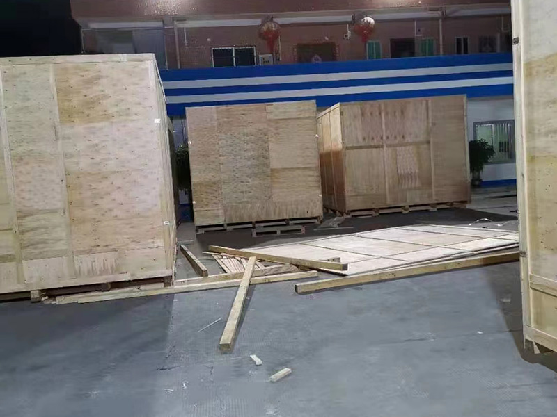 重(zhong)型加(jia)固木(mu)箱